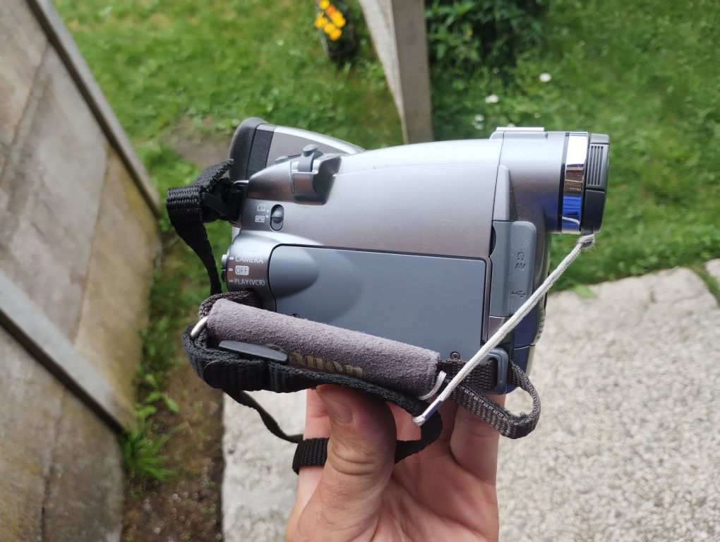 Kamera canon mv700i