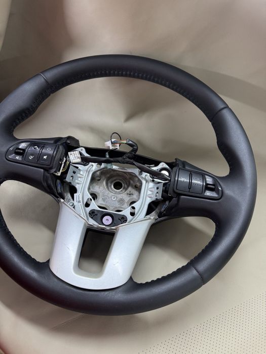 Перетяжка руля, ручек КПП, перетяжка потолка, и многое другое