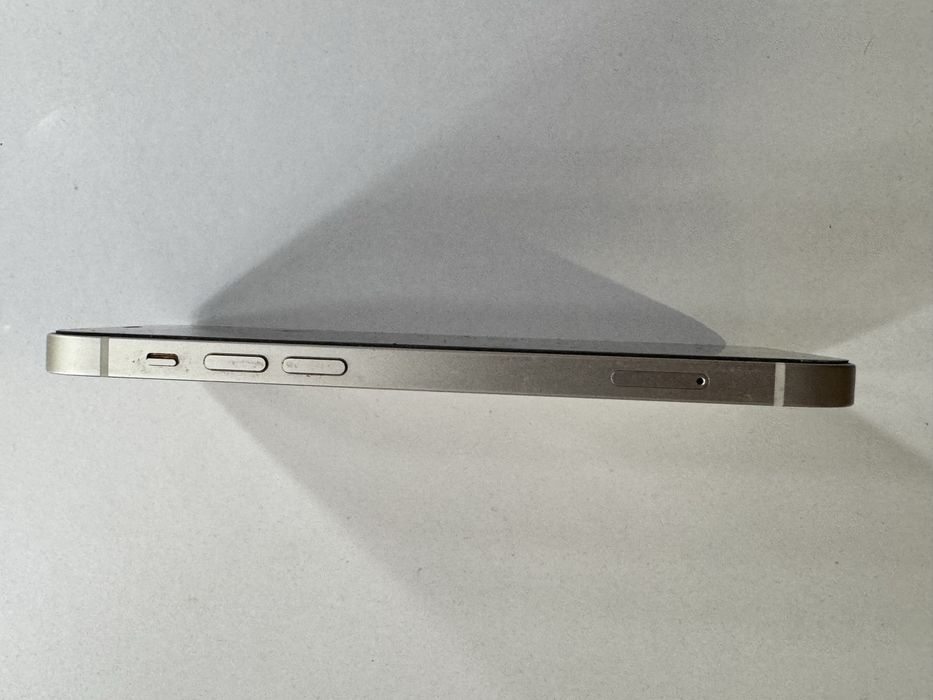 Продам IPhone 12 white 64gb