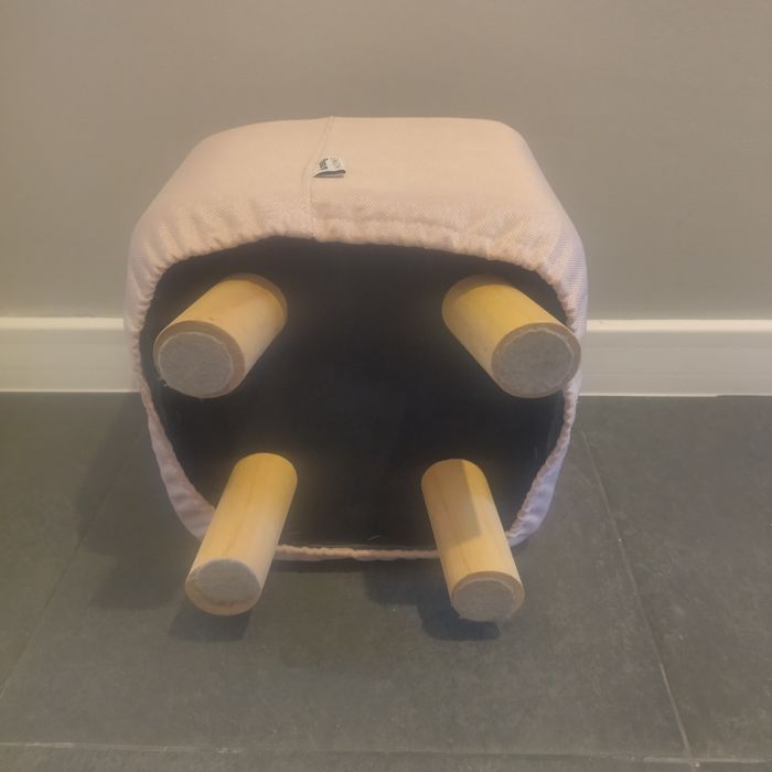 Puf podnóżek Sinsay