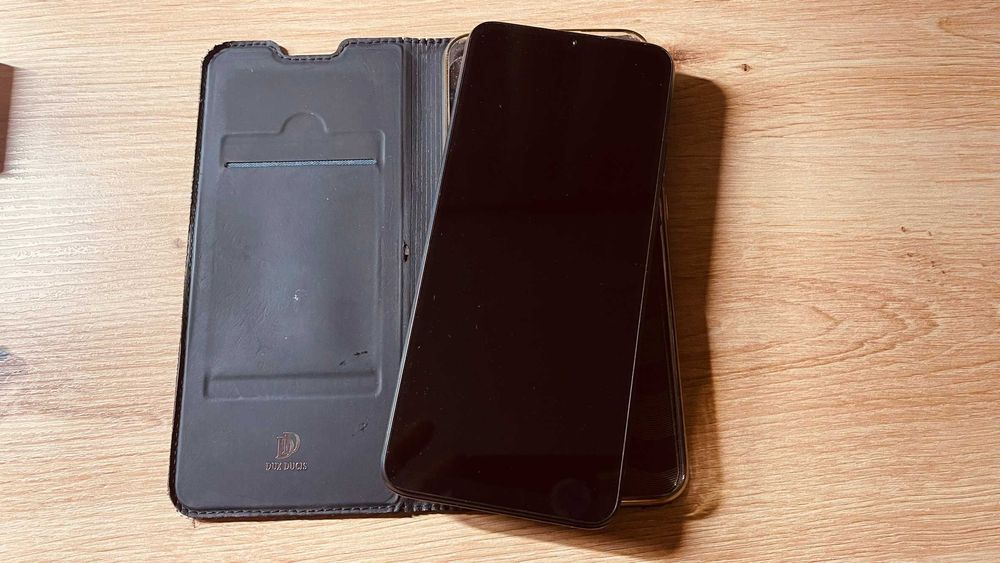 Xiaomi Redmi 10c 4+2/128 GB Zamykane Etui + kostka.