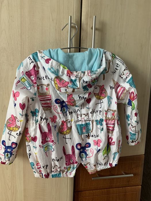 Вітровка для дівчинки