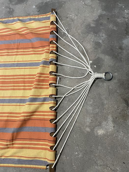 Cama de rede muito resistente e sempre aberta.