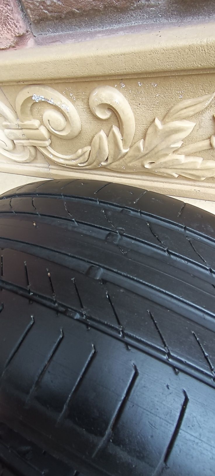 Шини на сезон Continental 235/50 R19 V