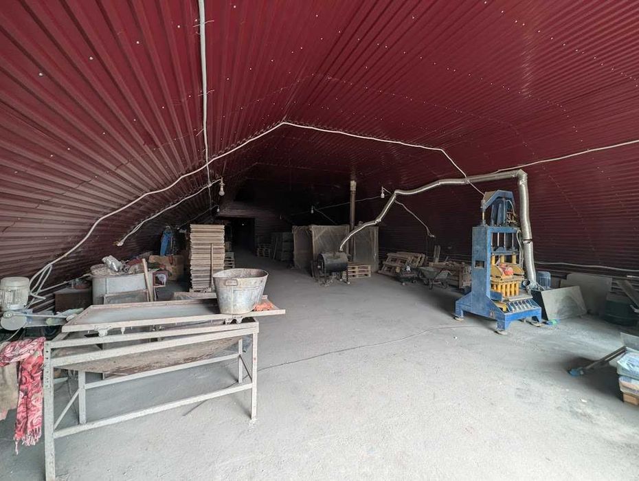 База  виробнича 500кв.м у Лисянці на приватизованій ділянці площею 2 г