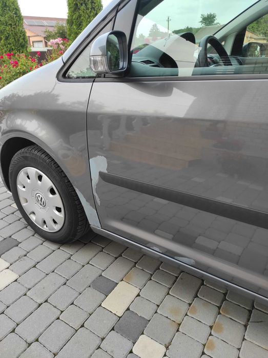 Продам автомобіль Volkswagen Touran 2004 року