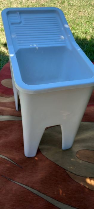 Tanque em resina branco