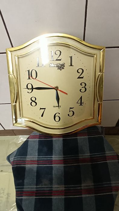 Stary zegar ścienny