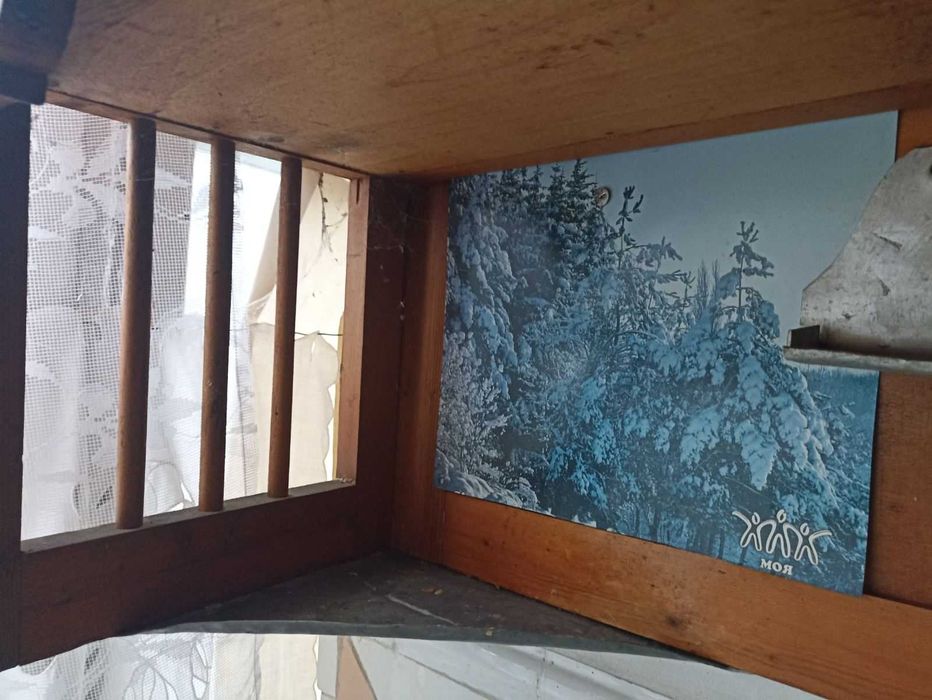 Підвісний сервант із дзеркальцем