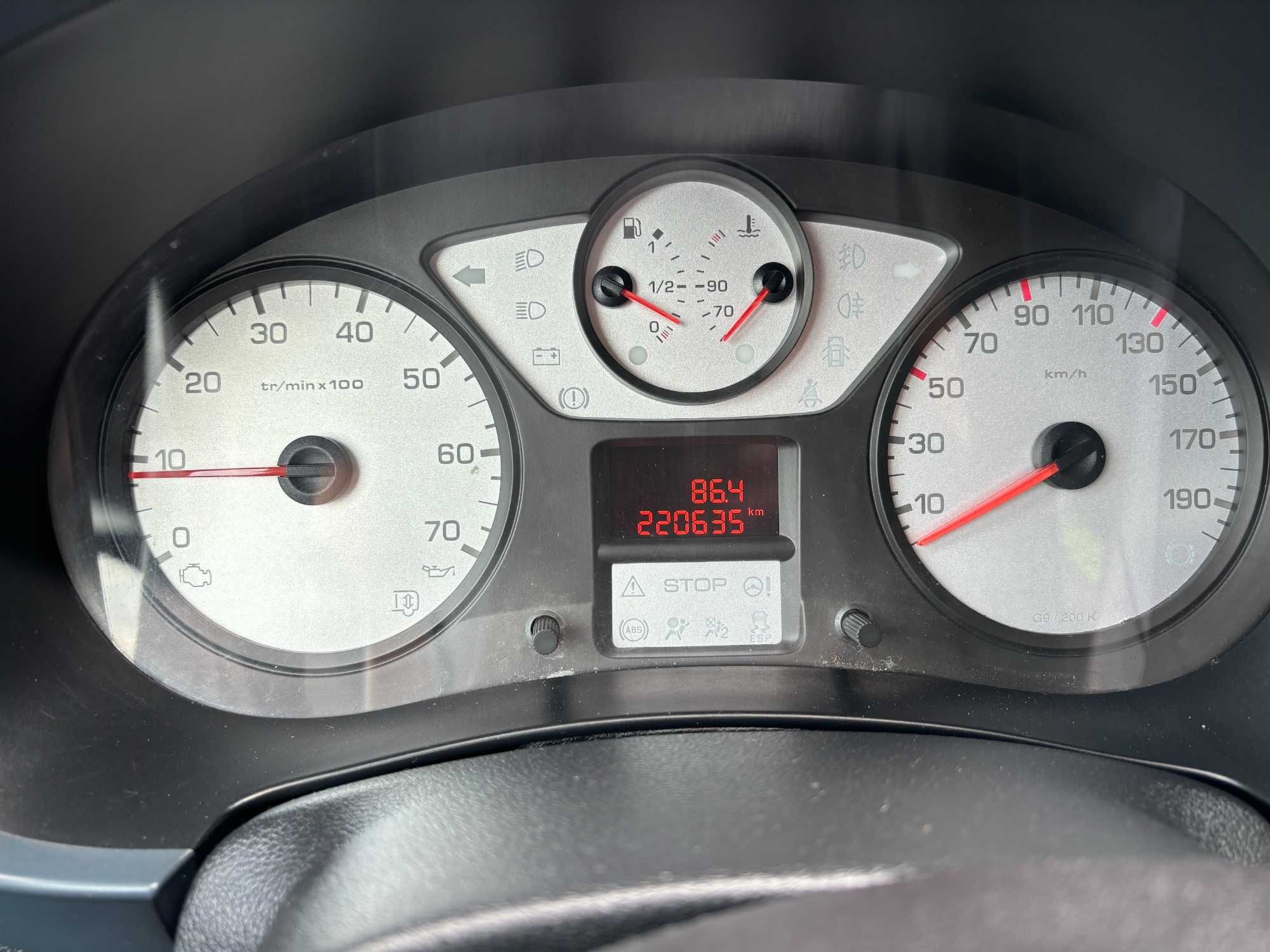 Peugeot Partner 1.6 hdi 90km 2009r 5 miejsc Klima Ładne Opony Warto