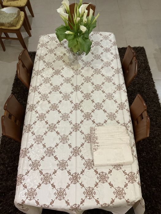 Toalhas de mesa bordadas