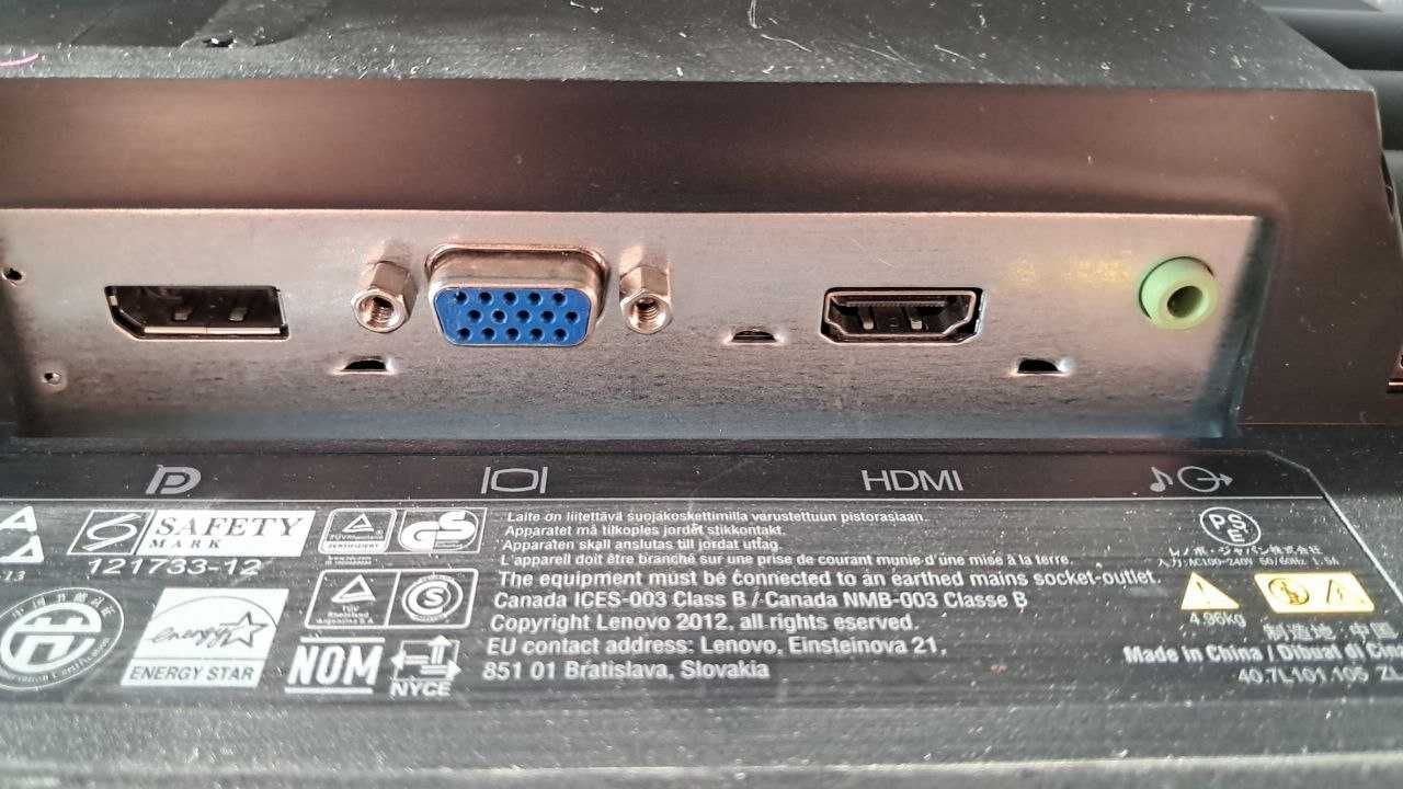 Монітор Lenovo Б.У в робочому стані