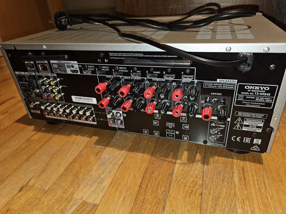 Onkyo TX-NR646 Amplituner 4K Atmos