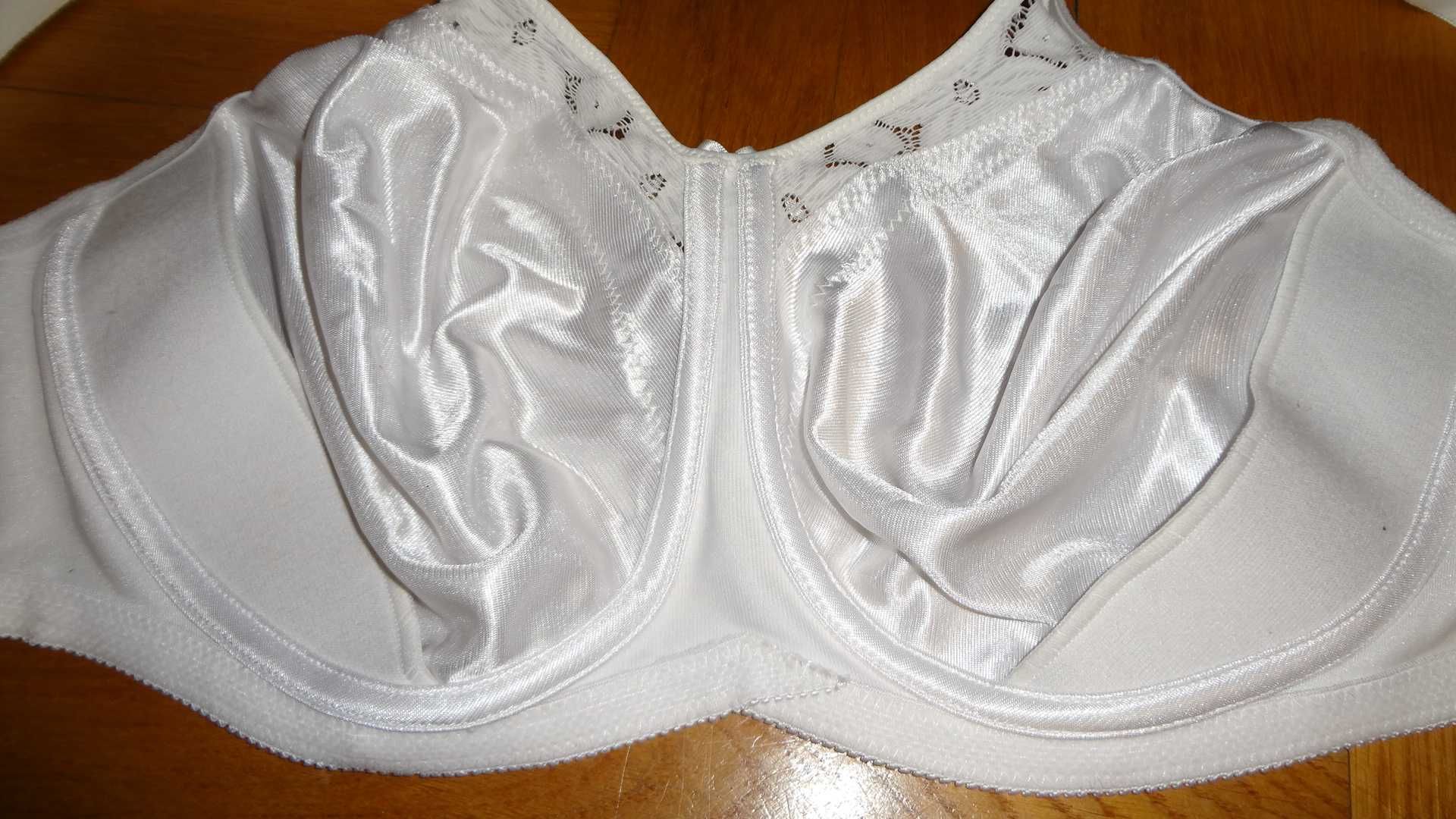 Biustonosz Glamorise Elegance Molded 85G nowy bez fiszbin uroczy