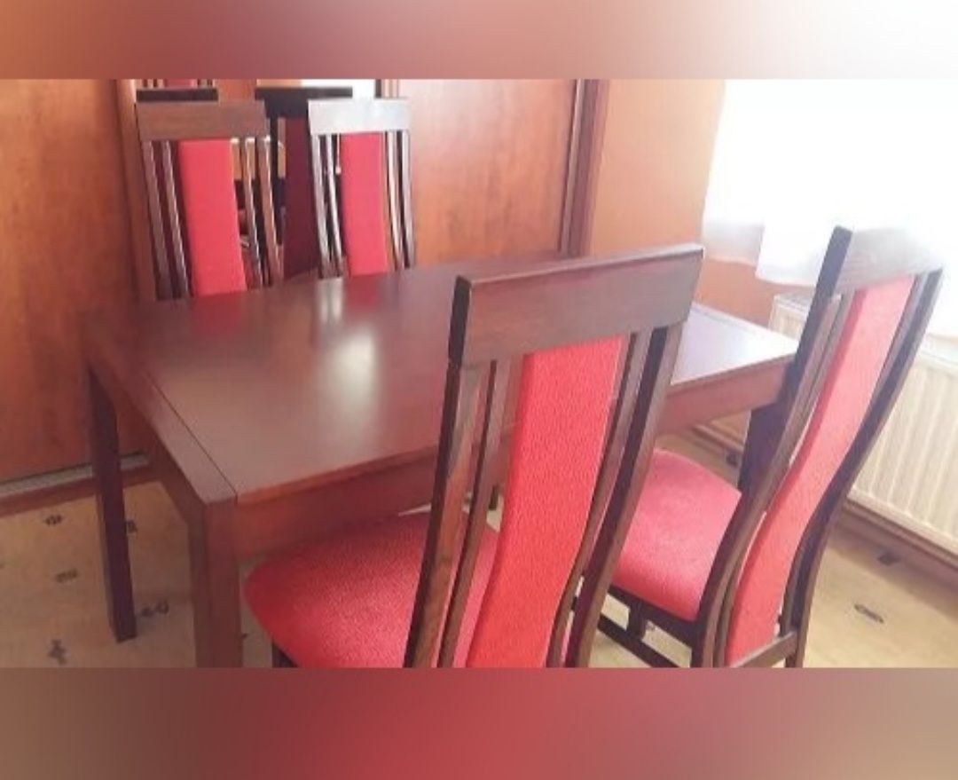 Stół plus 4 krzesła Bydgoskich Mebli
