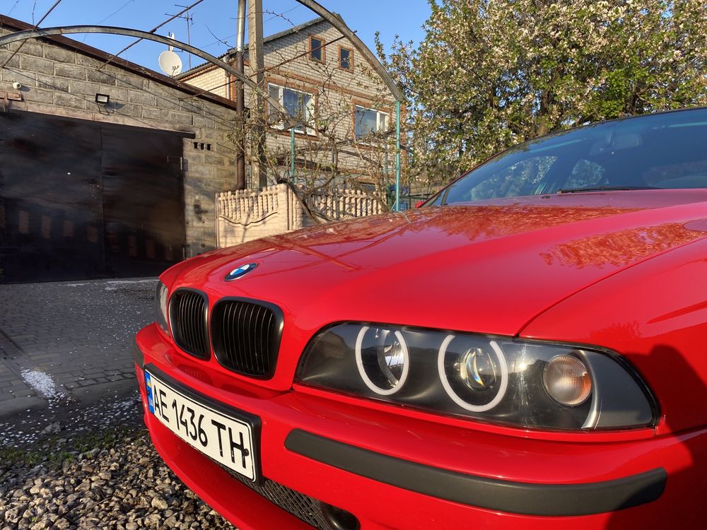 Продам BMW E39 523I