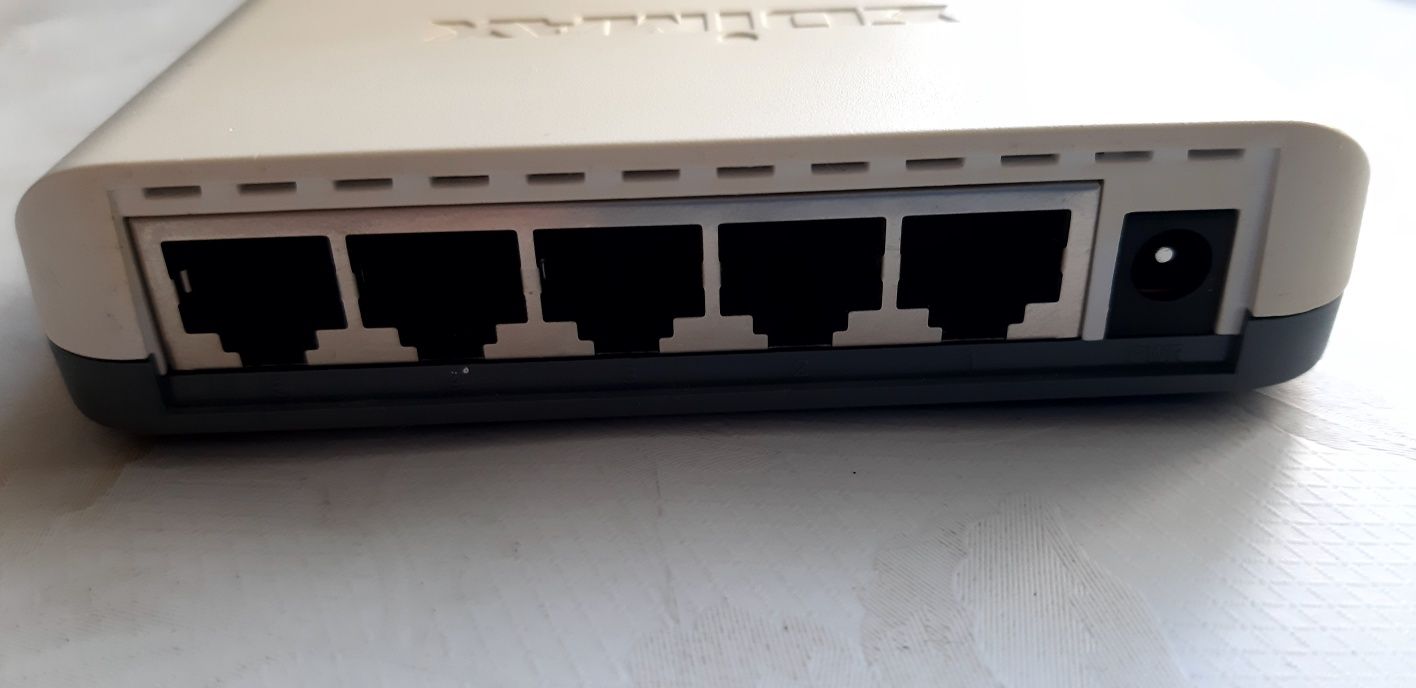 Свич EDIMAX порт Ethernet Switch ES-3205P 5 гнёзд RJ