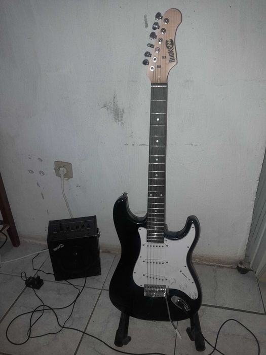 Guitarra eléctrica e amplificador