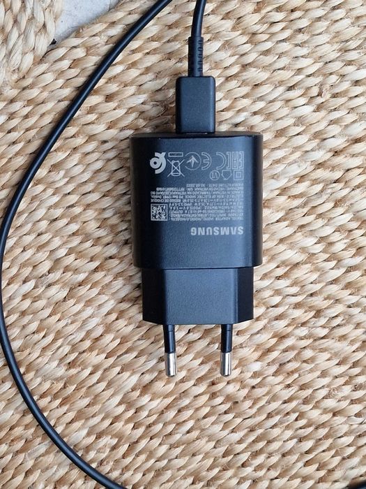 Tablet Samsung Galaxy Tab S3 9,7" SM-T825 9,7" 4/32GB Wi-Fi LTE rysik