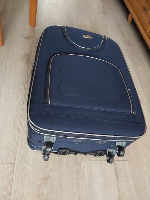 Walizka podróżna na kółkach