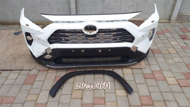 Toyota RAV-4 2019-2020p бампер решотка радиатора 2020р 2019р