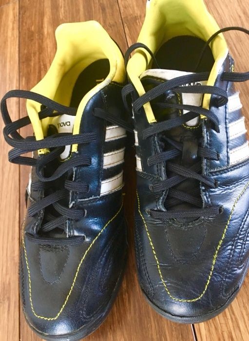 Buty sportowe ADIDAS. Rozmiar 35.