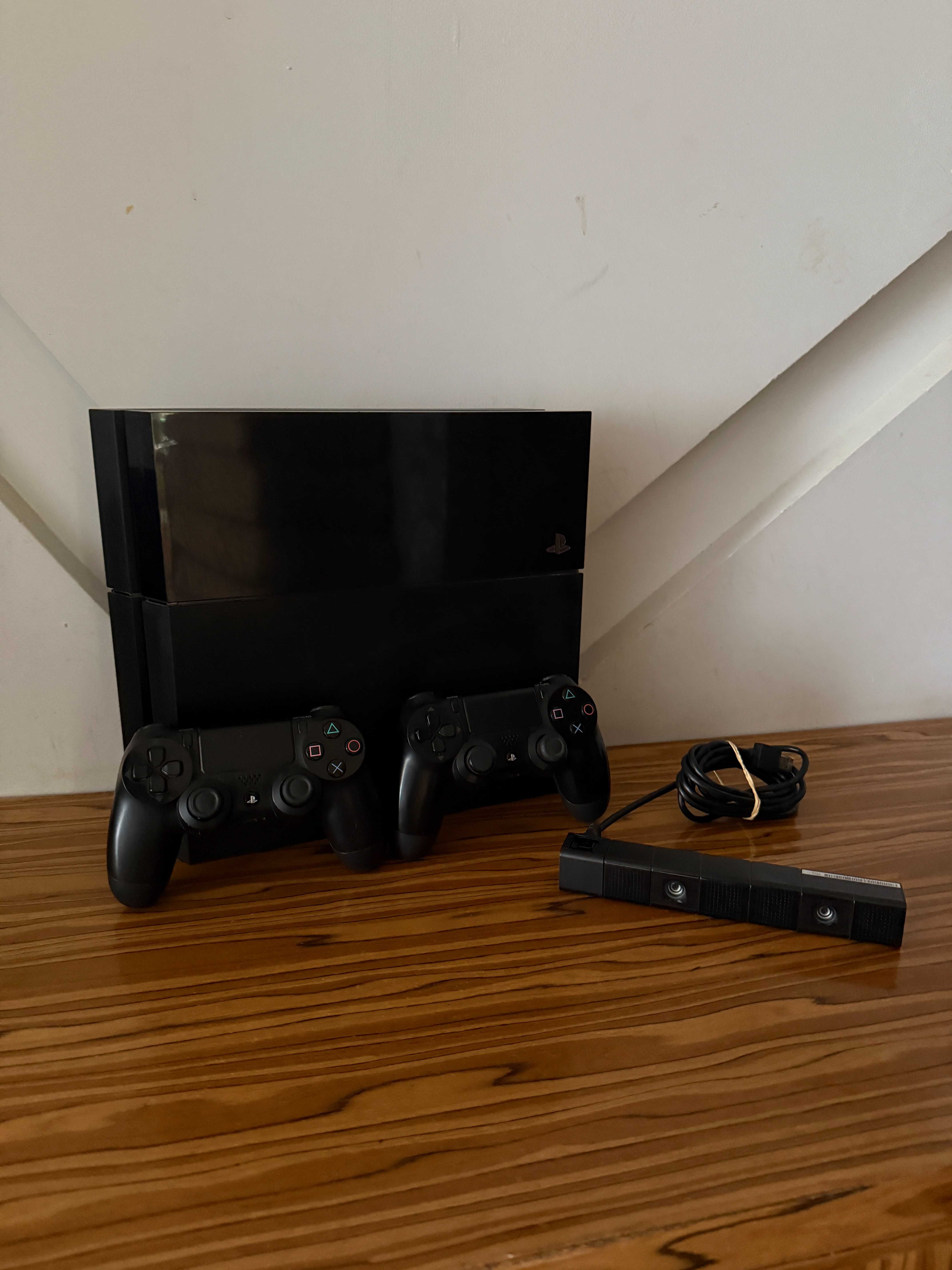 [PS4] Konsola SONY PlayStation 4 Fat + 2 Pady + Kamerka Camera