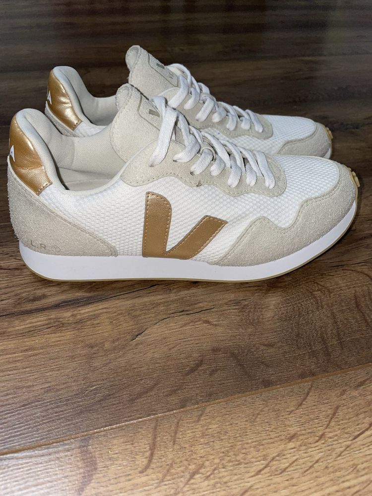 Кросівки Veja 38р