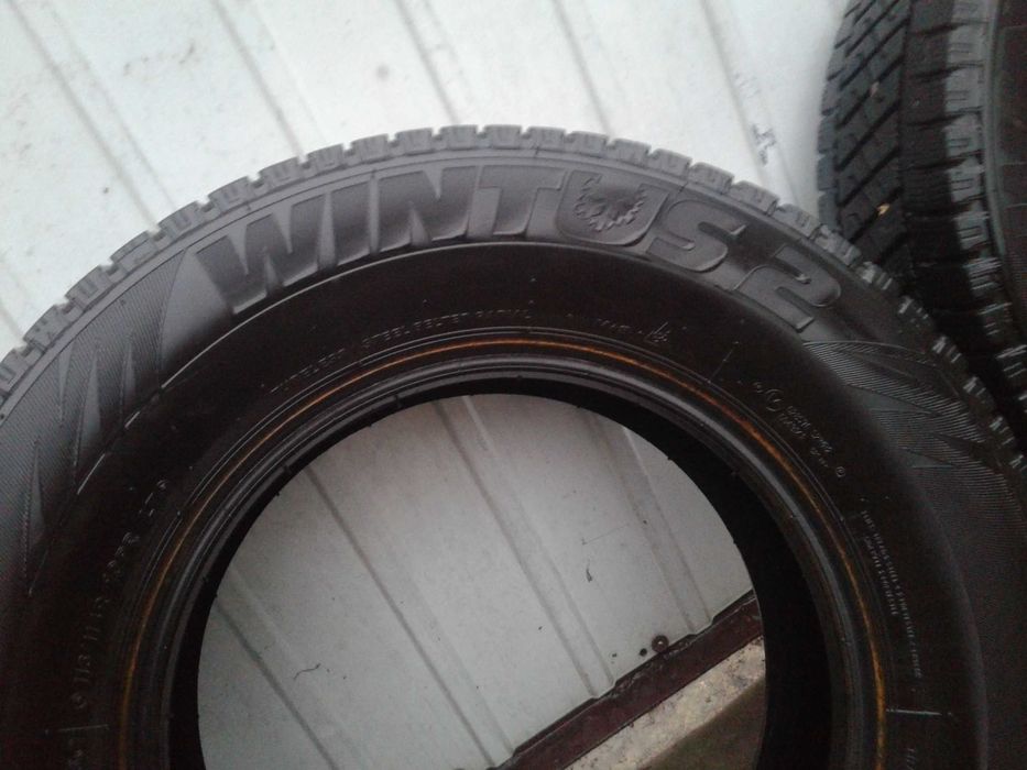 opony zimowe 215/75r16c 2023rok