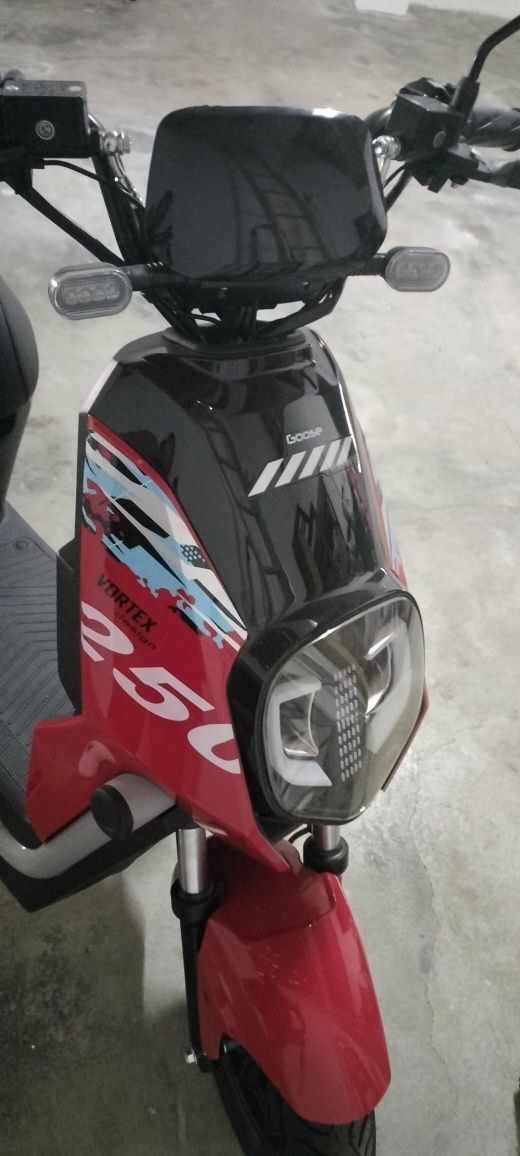 Troco scooter elétrica zero por carro