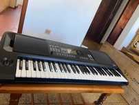 Teclado Arranjador KORG EK-50 – Como Novo, Pronto a Entregar