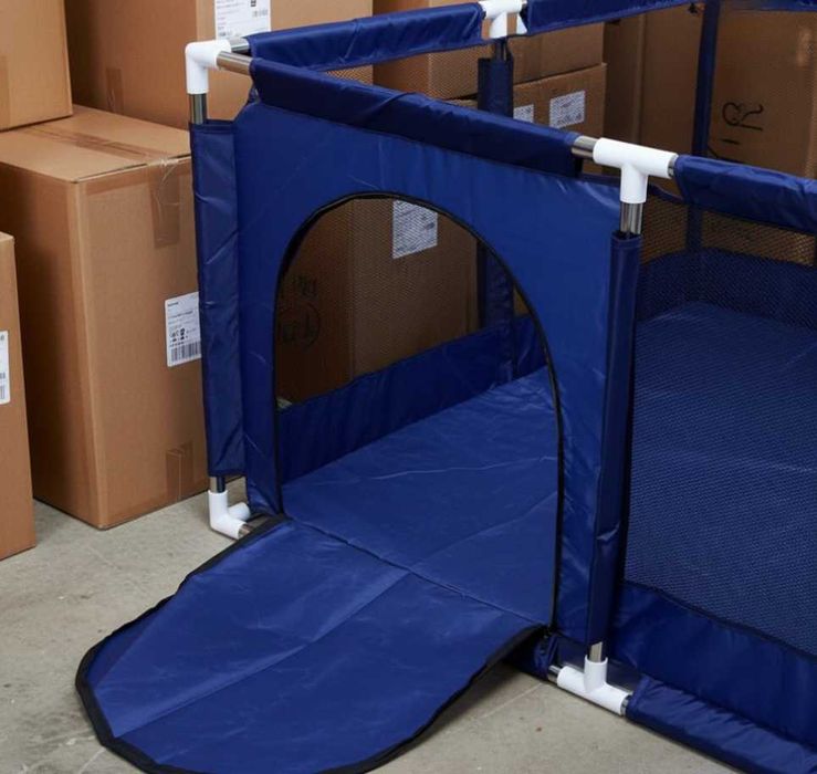 Манеж. Дитячий майданчик. Манєж