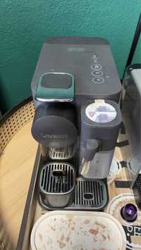 Maquina Café Nespresso Lattissimo