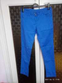 Продам джинсы и шорты дешево, Б/у,размер 28 и 29 и  кожаные пояса.