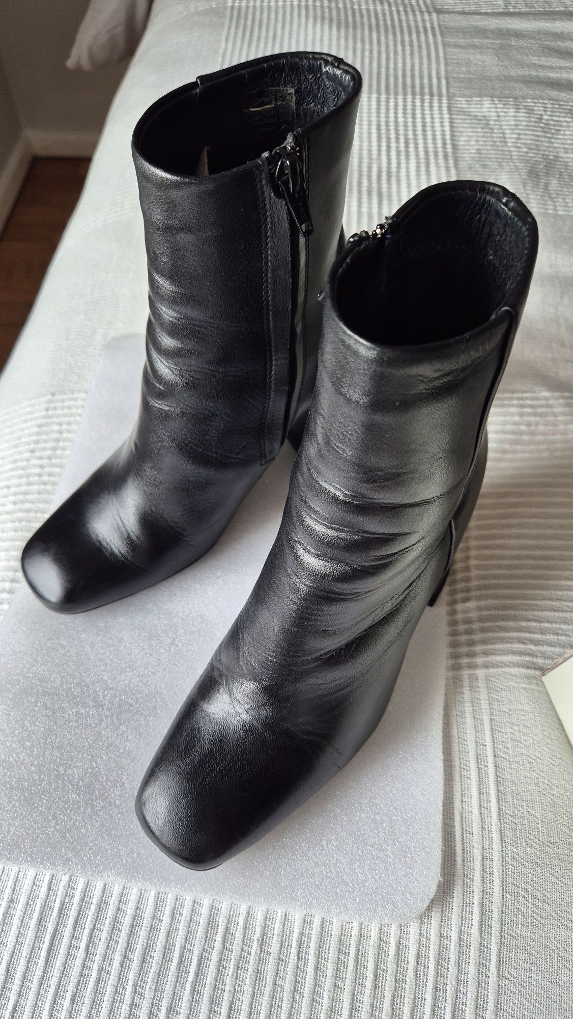Bota preta feminina
