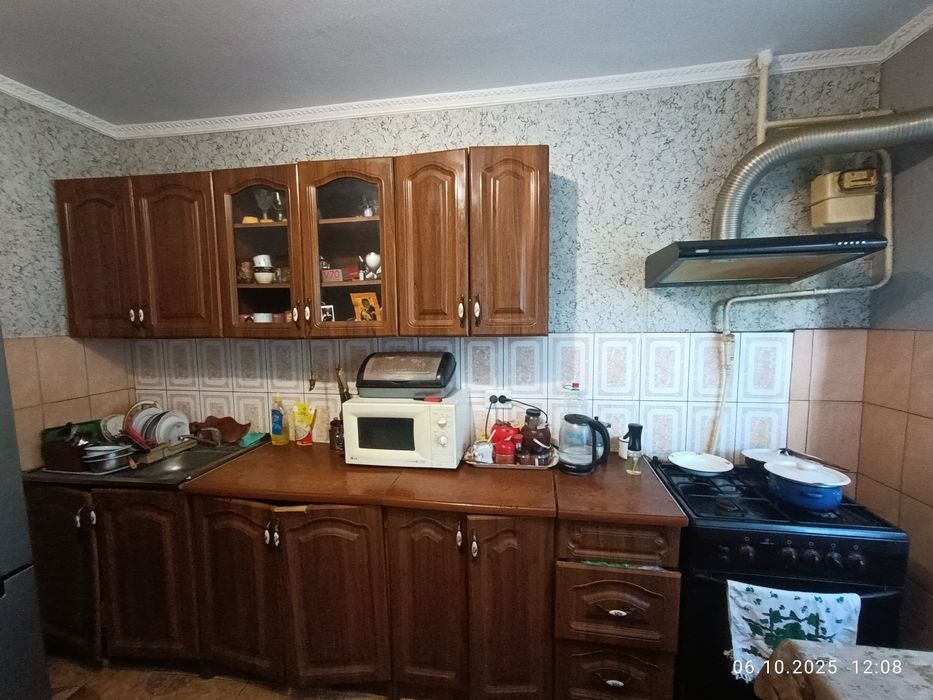 В Продажу  2- кімн  1 поверх