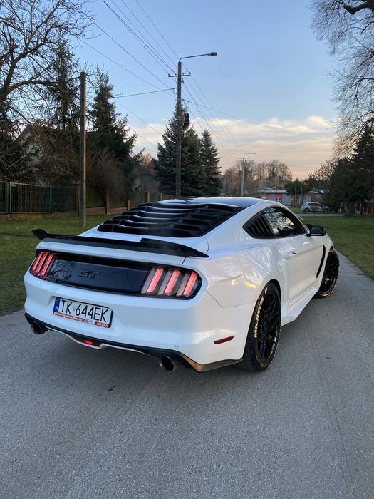 Ford Mustang 5.0 V8 • 2017 • 422 KM • 43 000 km • Doinwestowany
