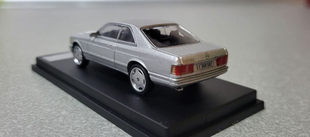 Miniatura 1:64 Mercedes Benz 500 SEC, nowa