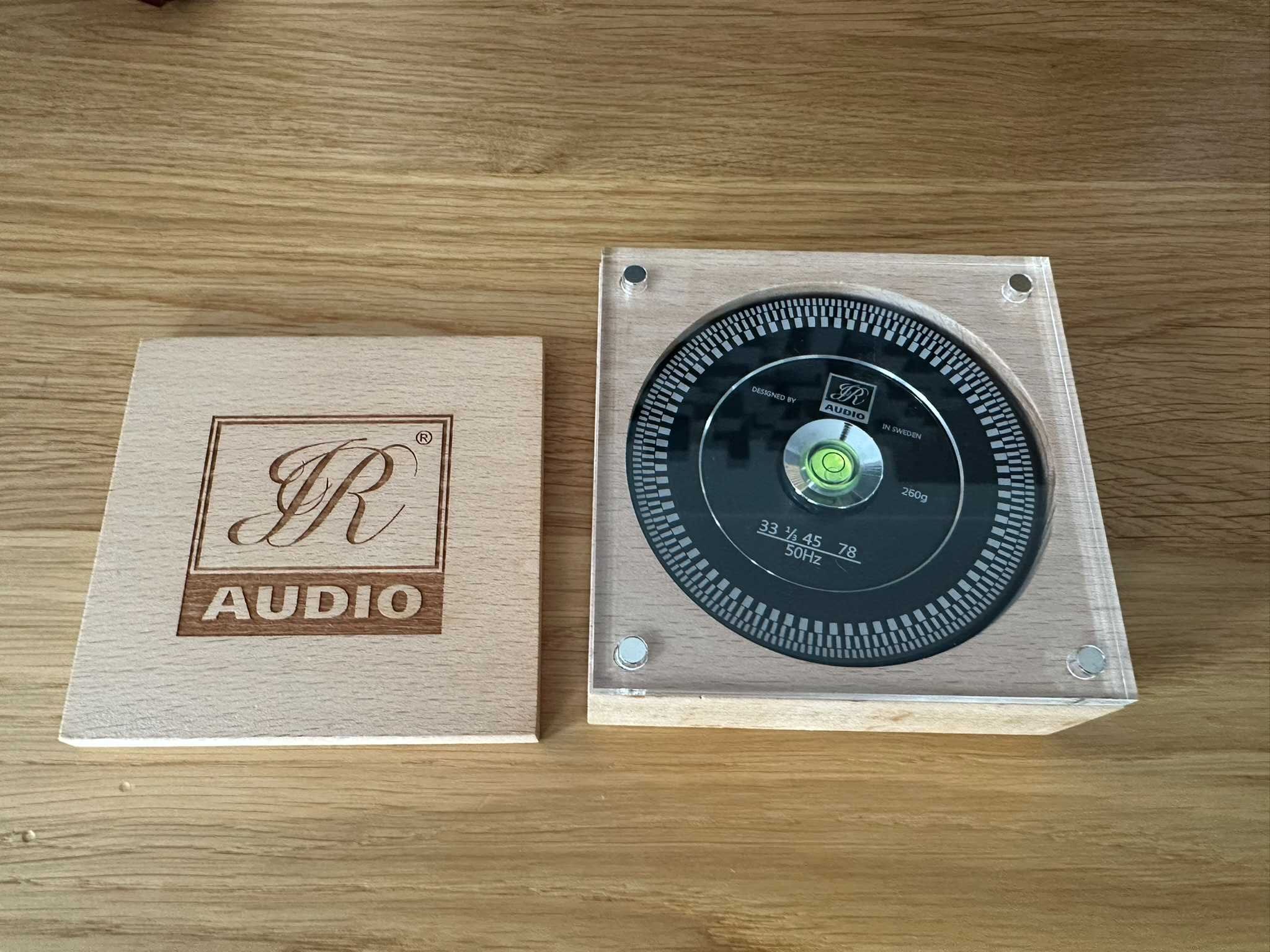 Docisk gramofonowy produkcji JR Audio o masie 260g