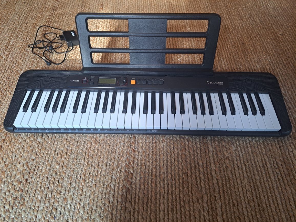 Keyboard CASIO CT-S200.