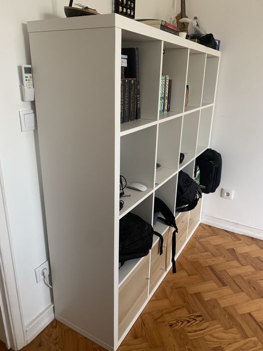 Estante KALLAX ikea de 16 compartimentos