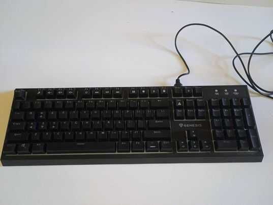Komputer stacjonarny + klawiatura + mysz + pad + podkładka