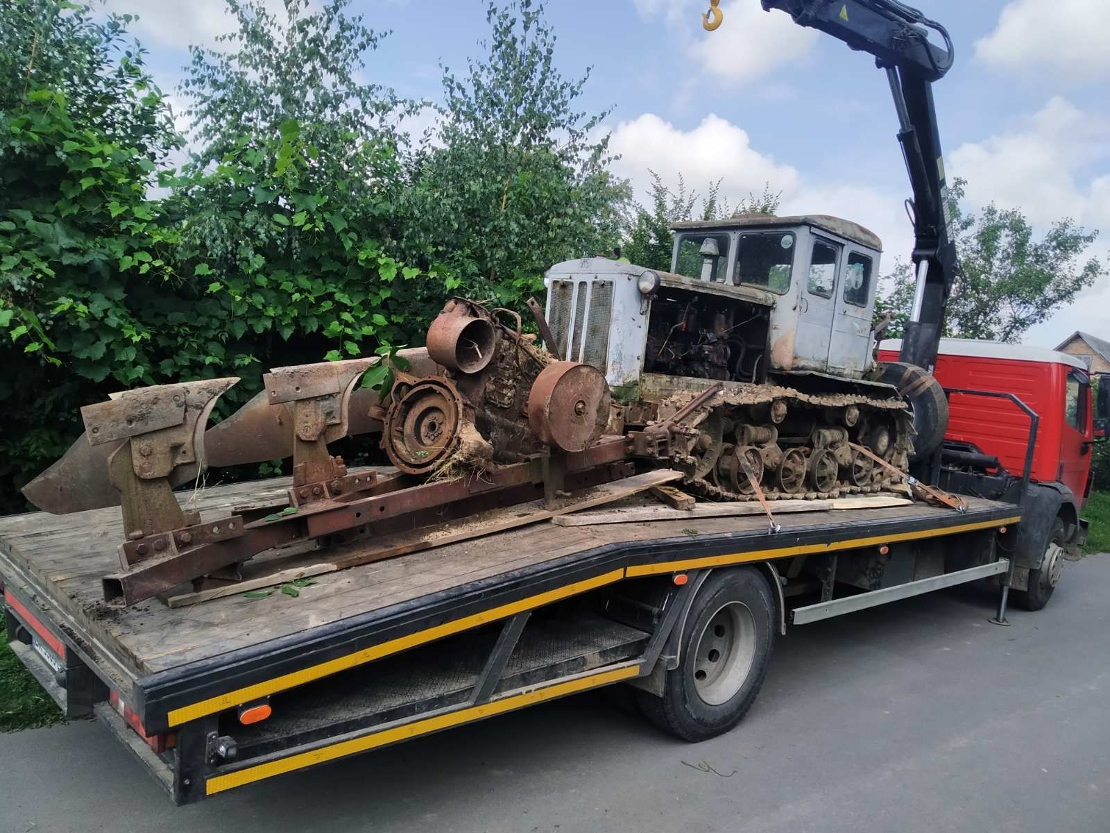 Вантажний евакуатор рівне 10 тон трал лафета грузова перевезти трактор
