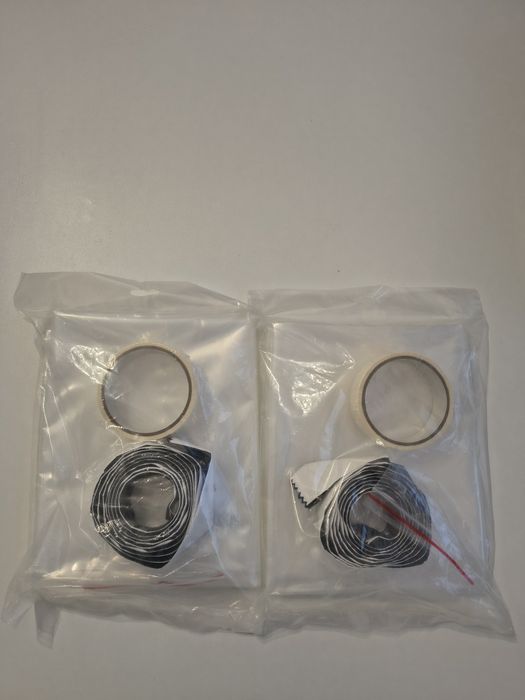 Drzwi foliowe o wymiarach 220 x 120 cm z zamkiem błyskawicznym.

Produ