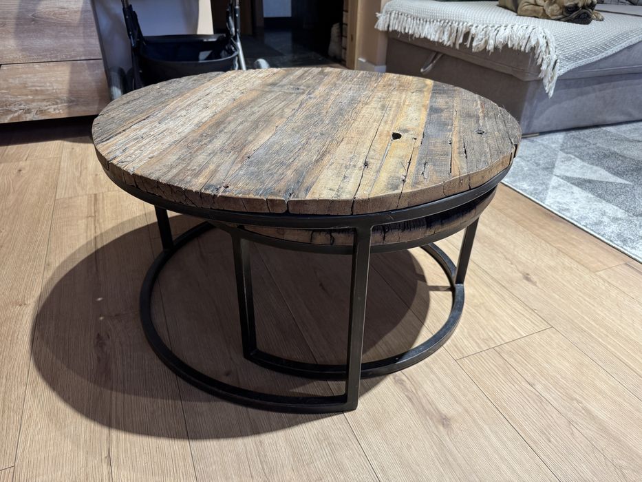 Komplet stolików z naturalnego drewna