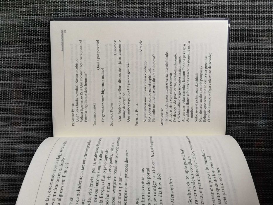 Assassínio na Catedral - Thomas S. Eliot (portes grátis)