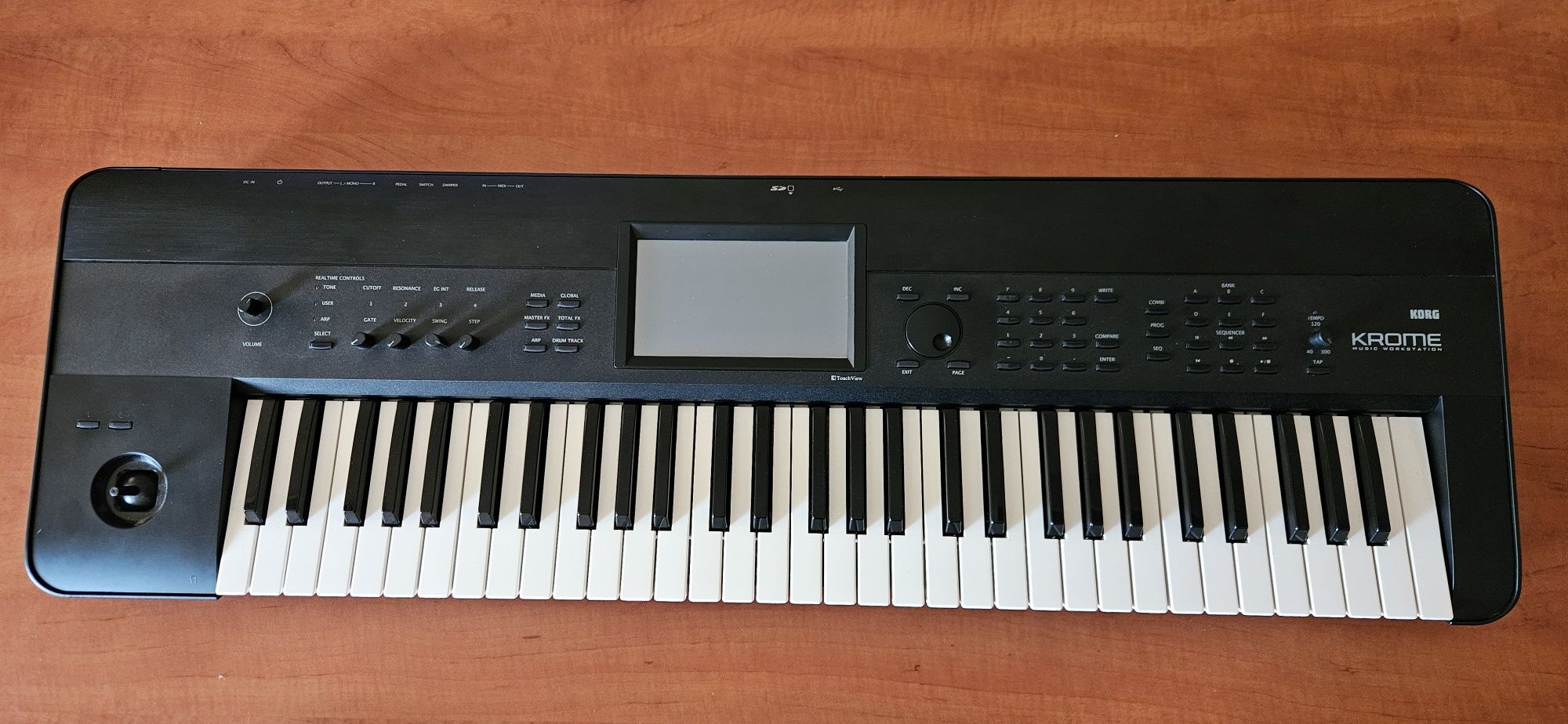 Korg Krome - syntezator