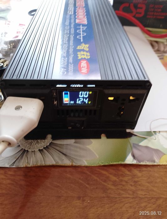 Інвертор 12/220 В 4000W, +зарядка 12(10А)/24в(5А), кабель, 2 пари клем