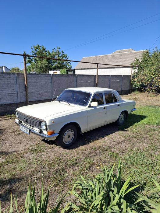 Автомобиль Газ 2410