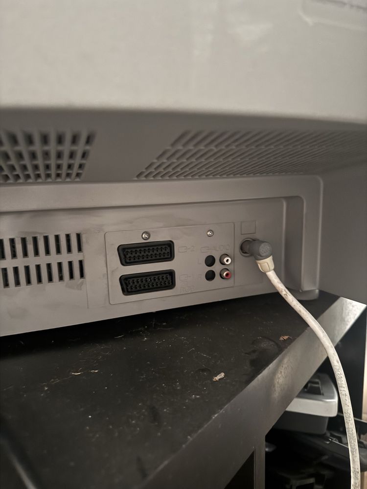 Tv crt sansung com 2 comandos